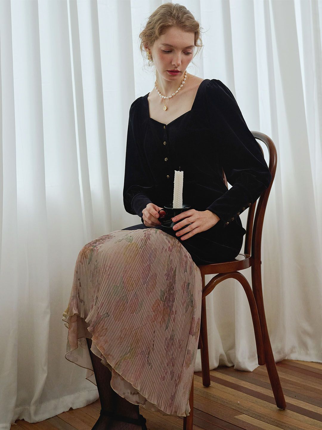 【Final Sale】Sadie Floral Print Sweetheart Neck Button Front Dress sold by Simple Retro product image thumbnail 3