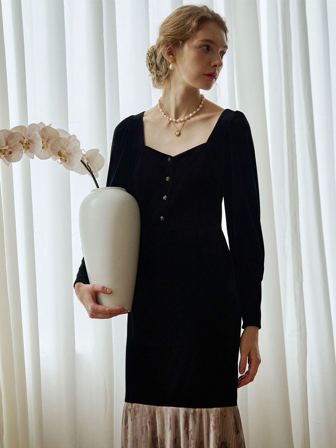 【Final Sale】Sadie Floral Print Sweetheart Neck Button Front Dress sold by Simple Retro product image thumbnail 5