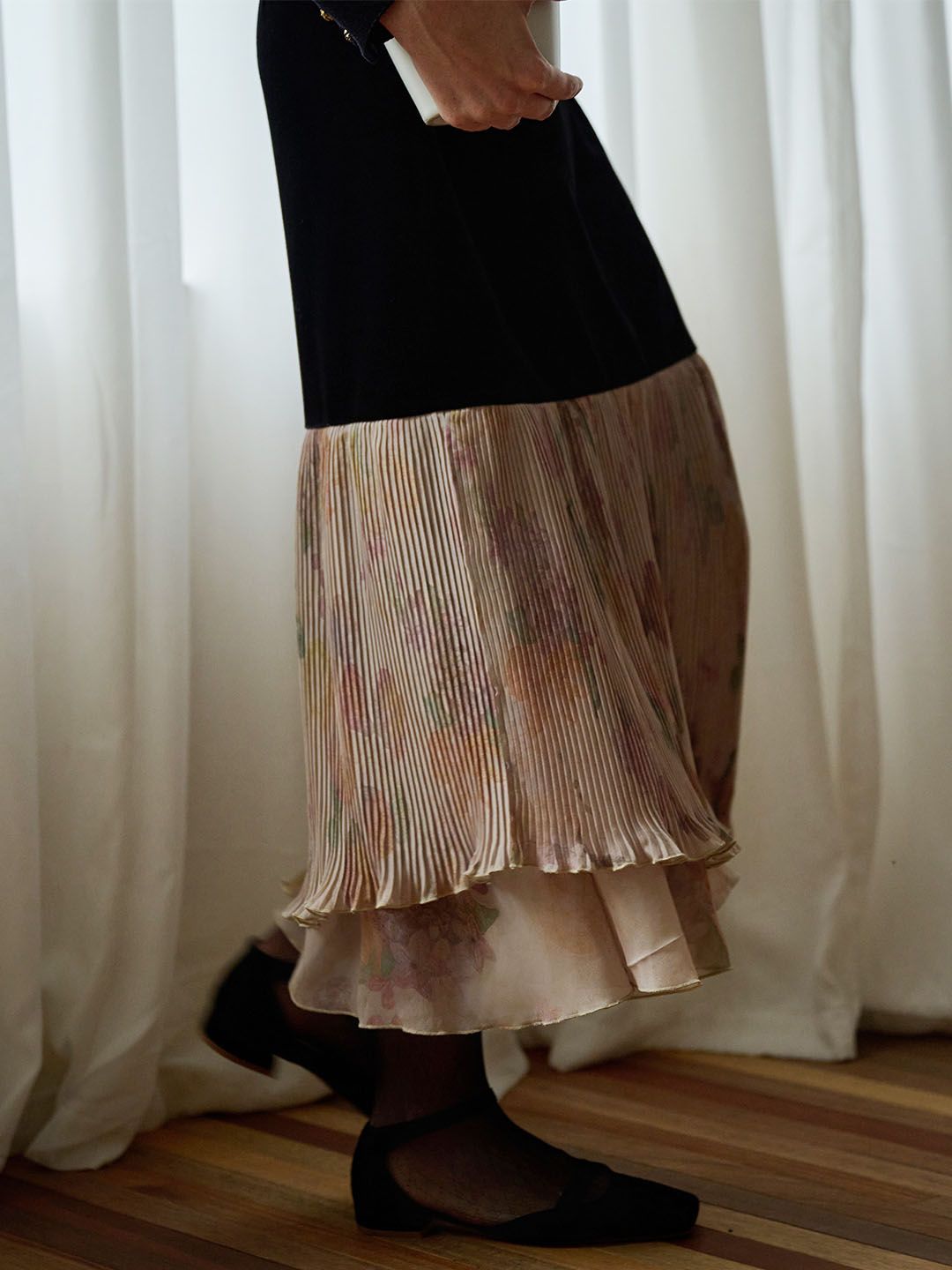 【Final Sale】Sadie Floral Print Sweetheart Neck Button Front Dress sold by Simple Retro product image thumbnail 8