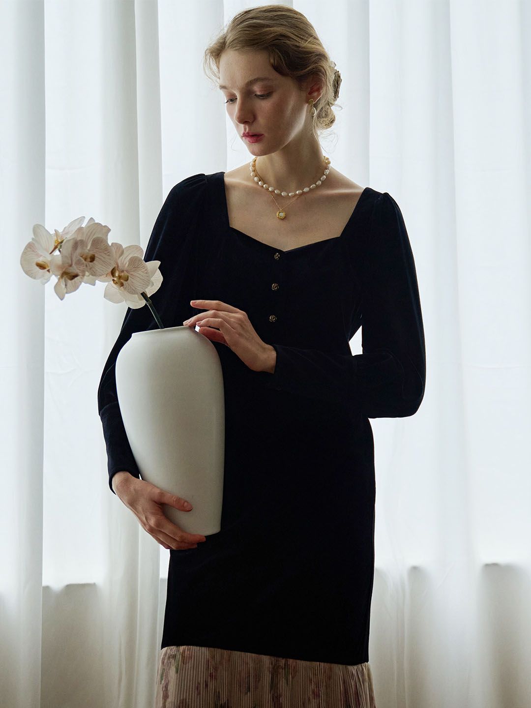 【Final Sale】Sadie Floral Print Sweetheart Neck Button Front Dress sold by Simple Retro product image thumbnail 4