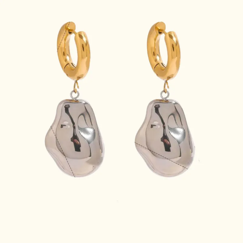 Abstract Teardrop Dangle sold by Elleexist