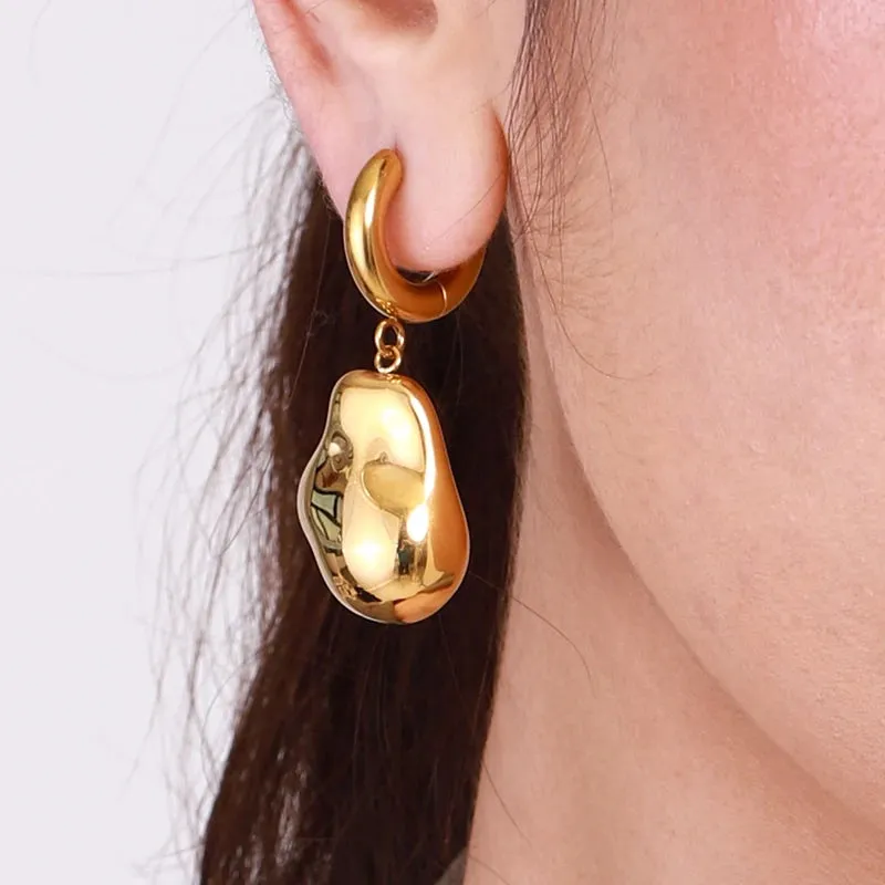 Abstract Teardrop Dangle Gold sold by Elleexist product image thumbnail 3