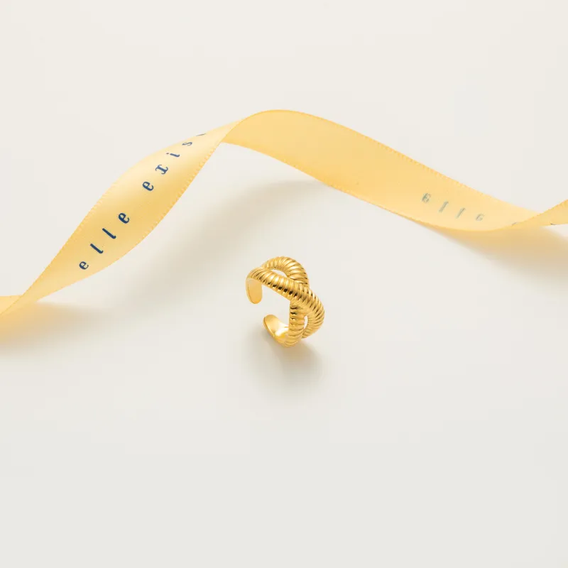 Twisted Elegance made by Elleexist