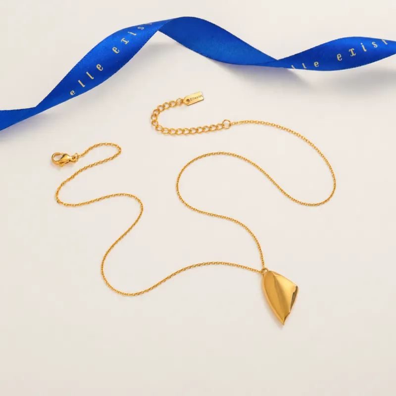Golden Whisper made by Elleexist