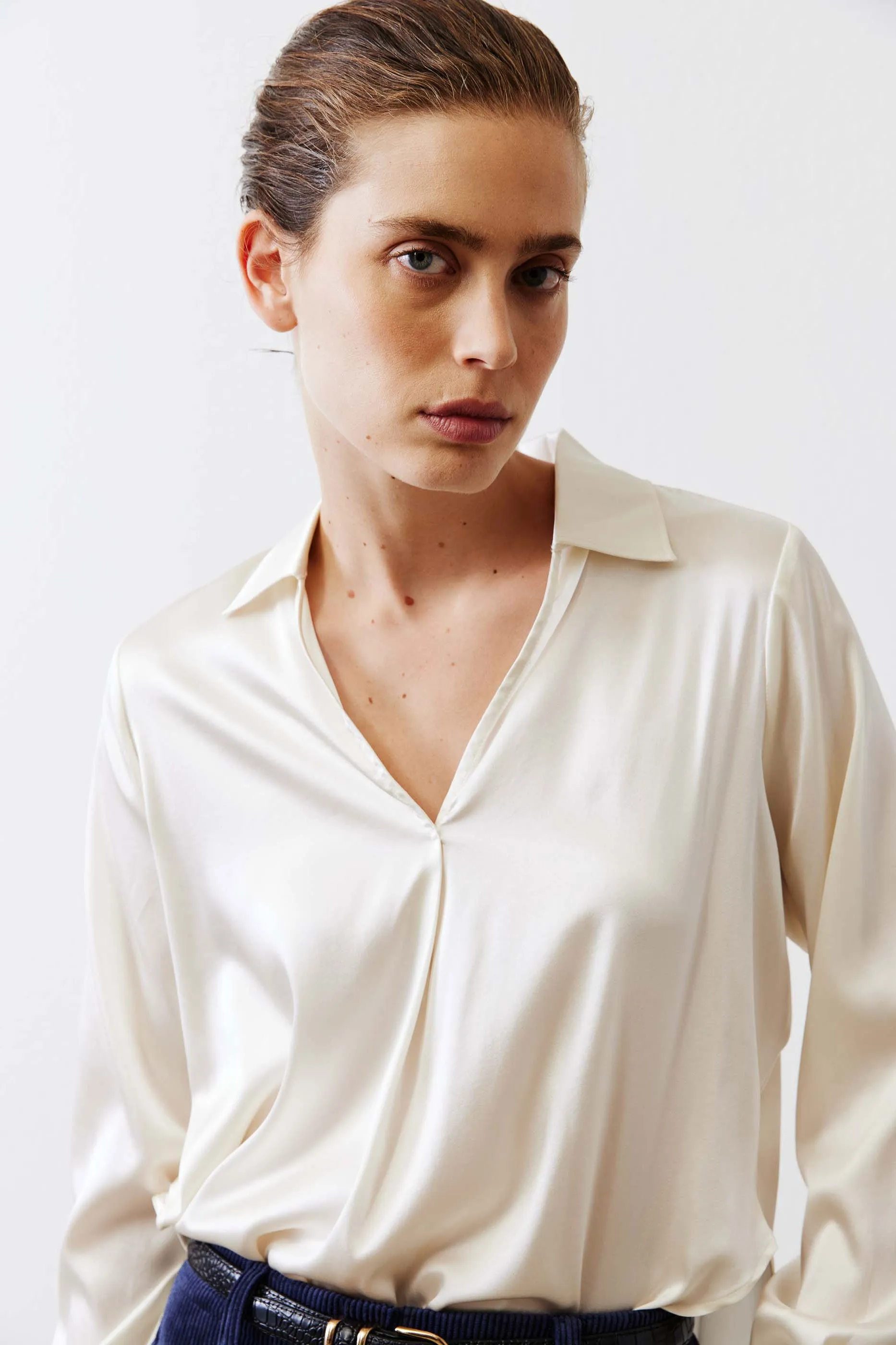 The Popover Washable Silk Long Sleeve Blouse sold by Ruti product image thumbnail 2