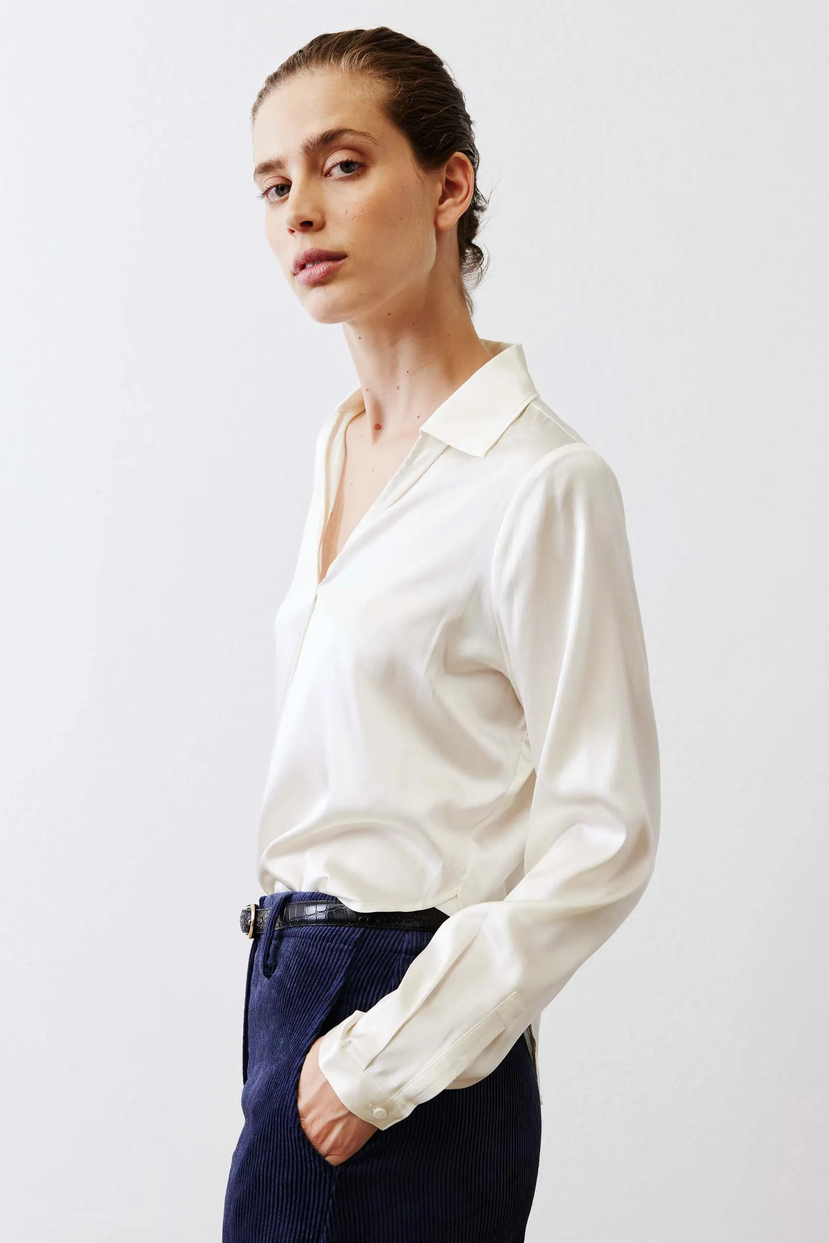 The Popover Washable Silk Long Sleeve Blouse sold by Ruti product image thumbnail 5