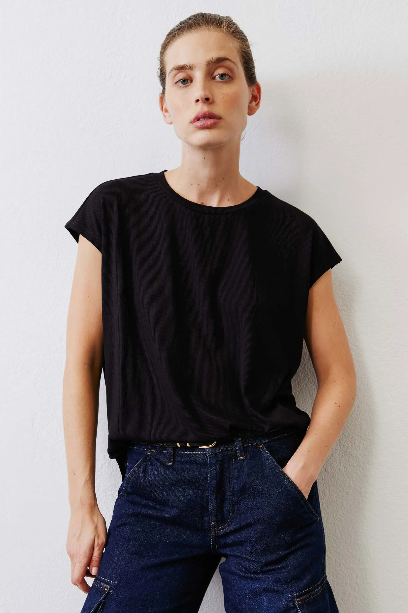 The Ribbed Tuck-In Tee sold by Ruti product image thumbnail 3