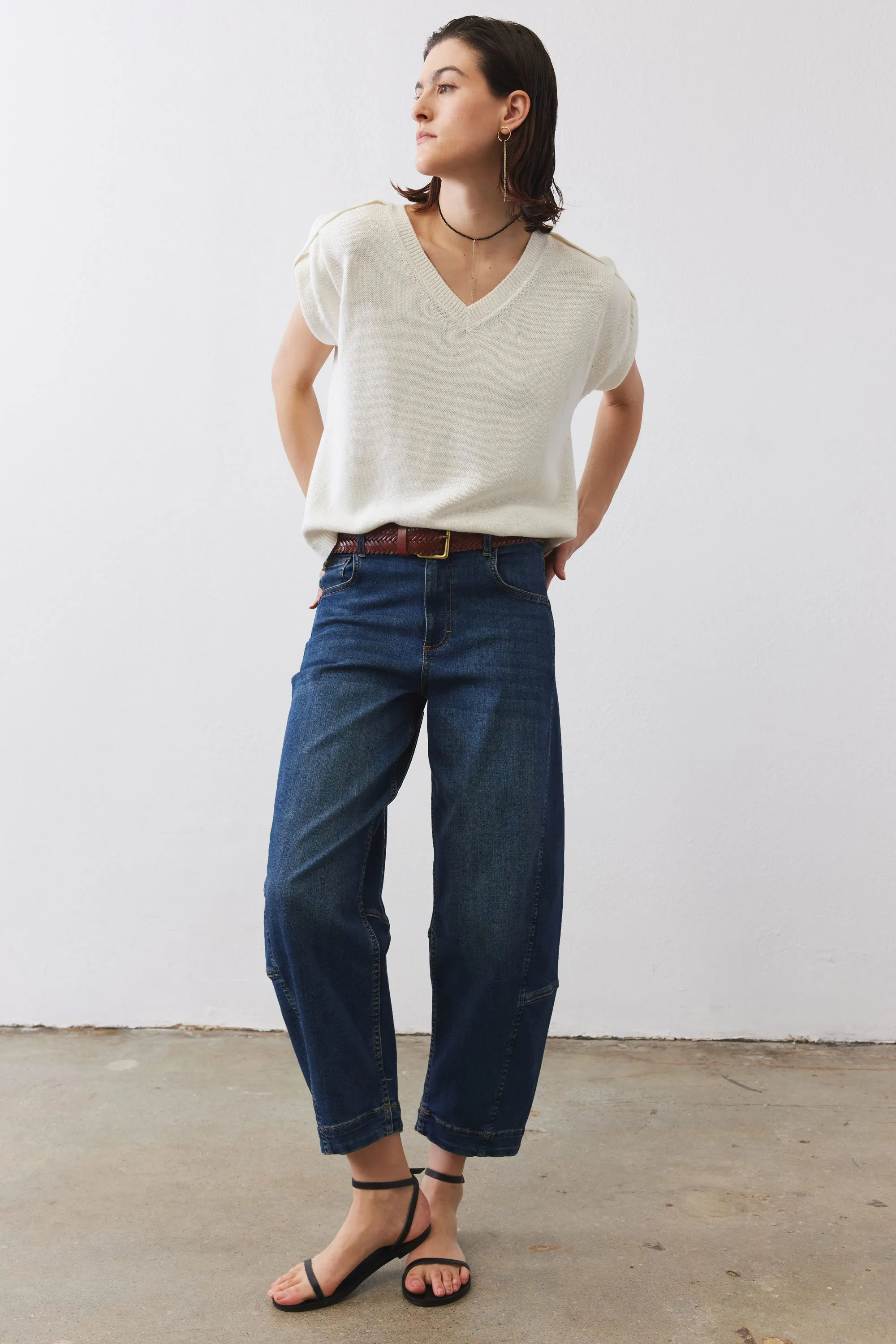 The Petite Ultimate Barrel Leg Jeans 2.0 sold by Ruti product image thumbnail 2
