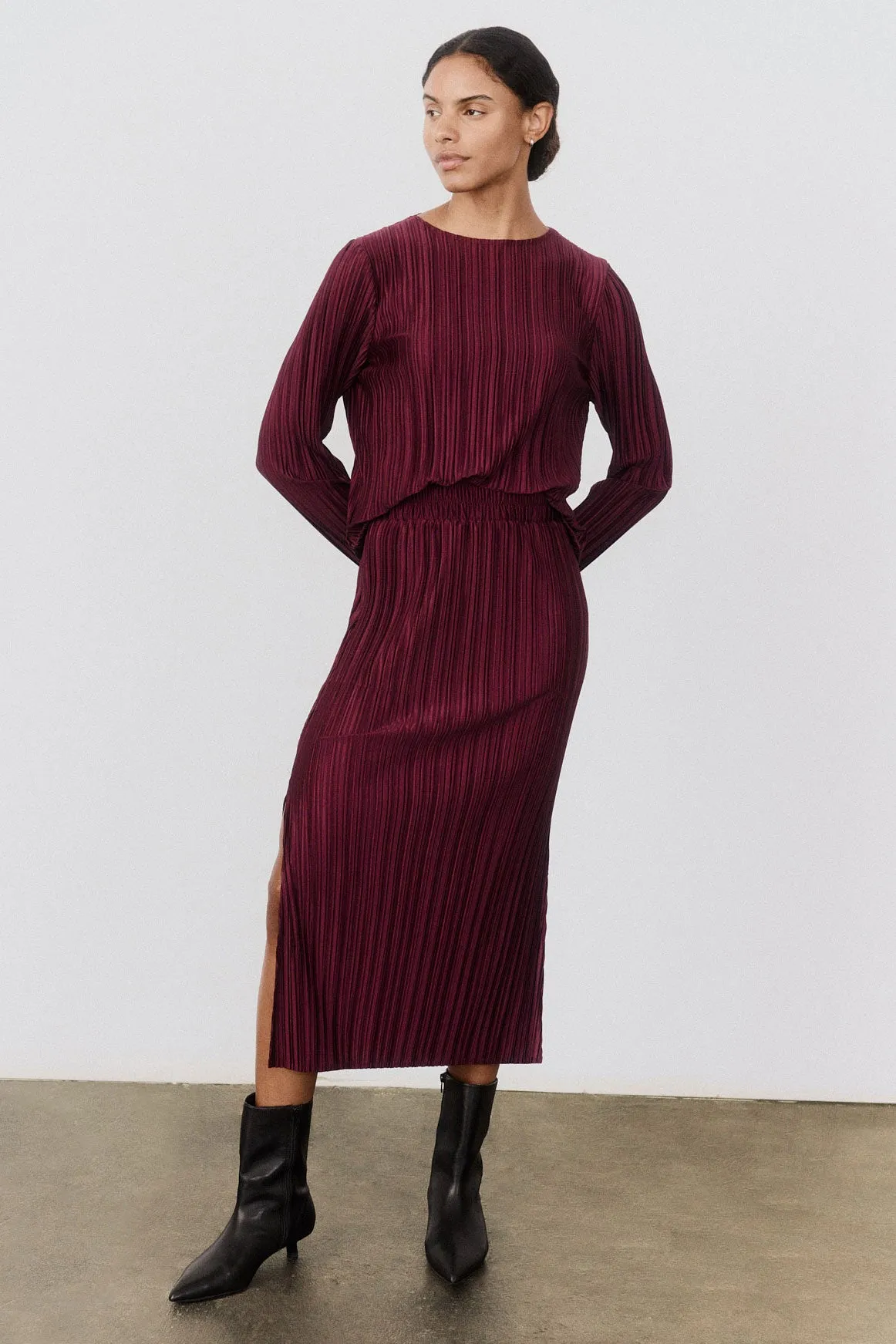 Relaxed Pleated Skirt sold by Ruti product image thumbnail 2