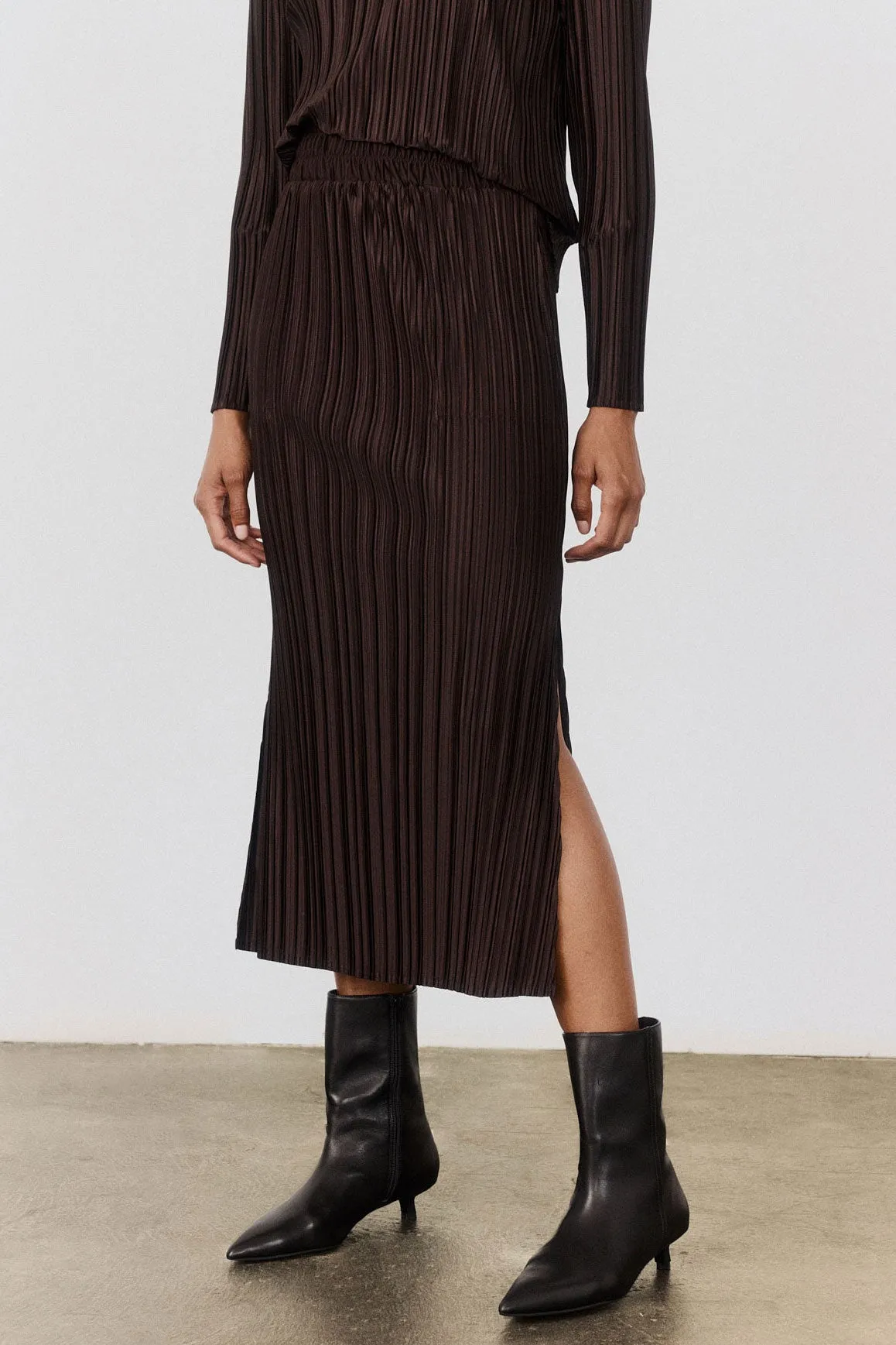 Relaxed Pleated Skirt sold by Ruti