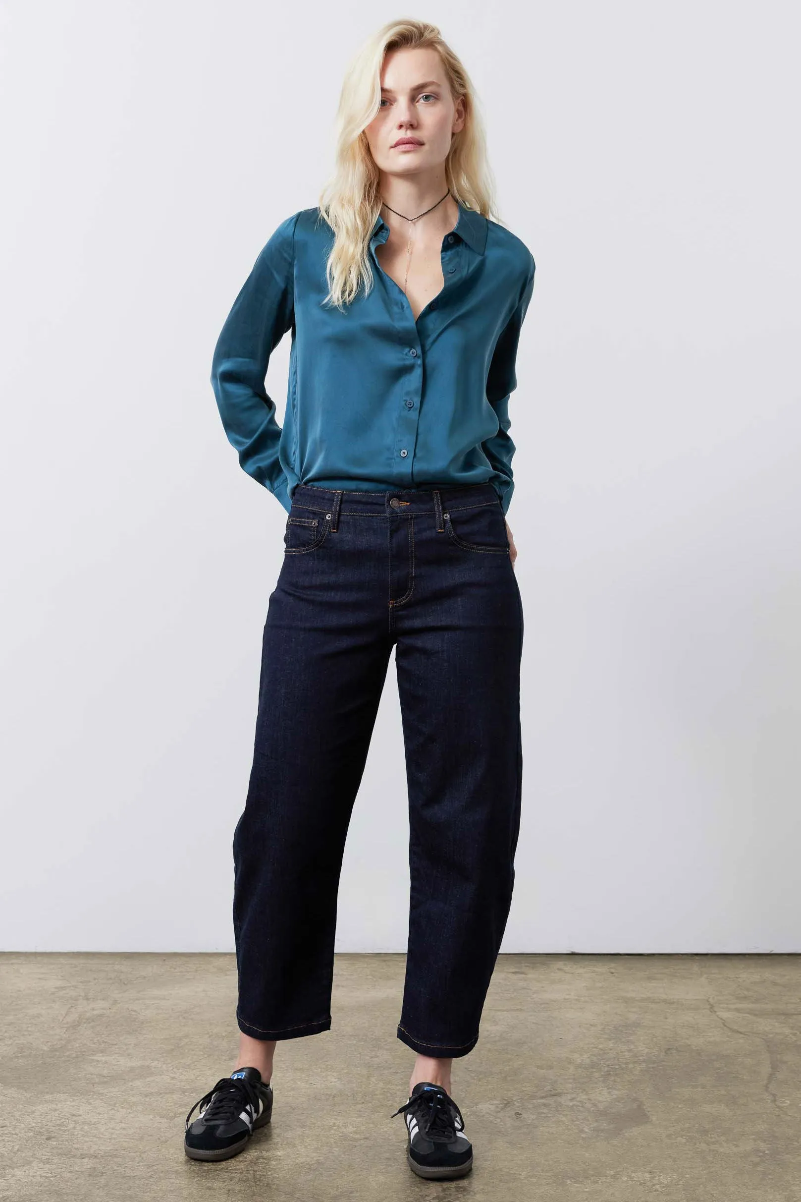The Petite Classic Barrel Leg Jeans sold by Ruti