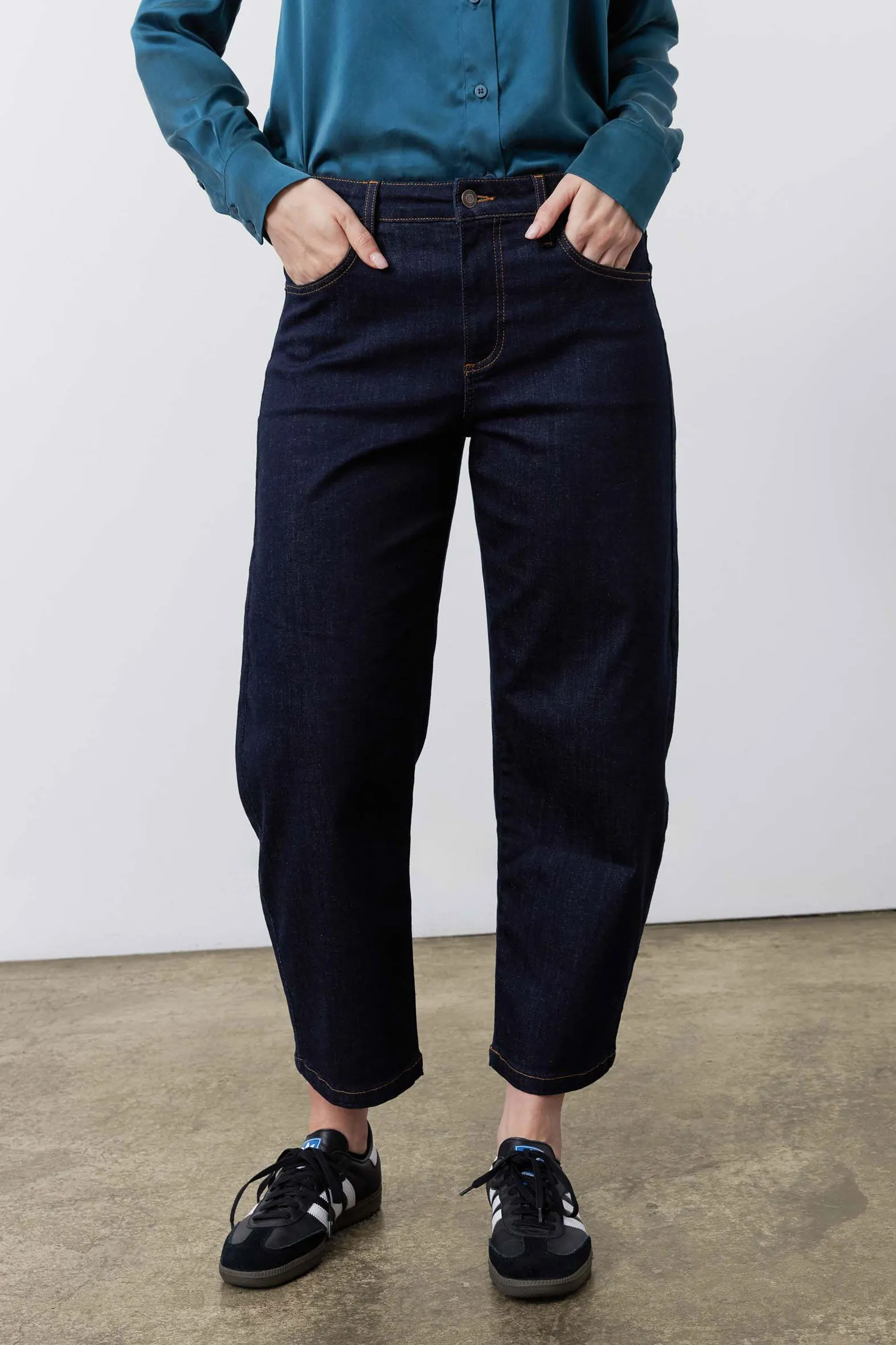 The Classic Barrel Leg Jeans sold by Ruti