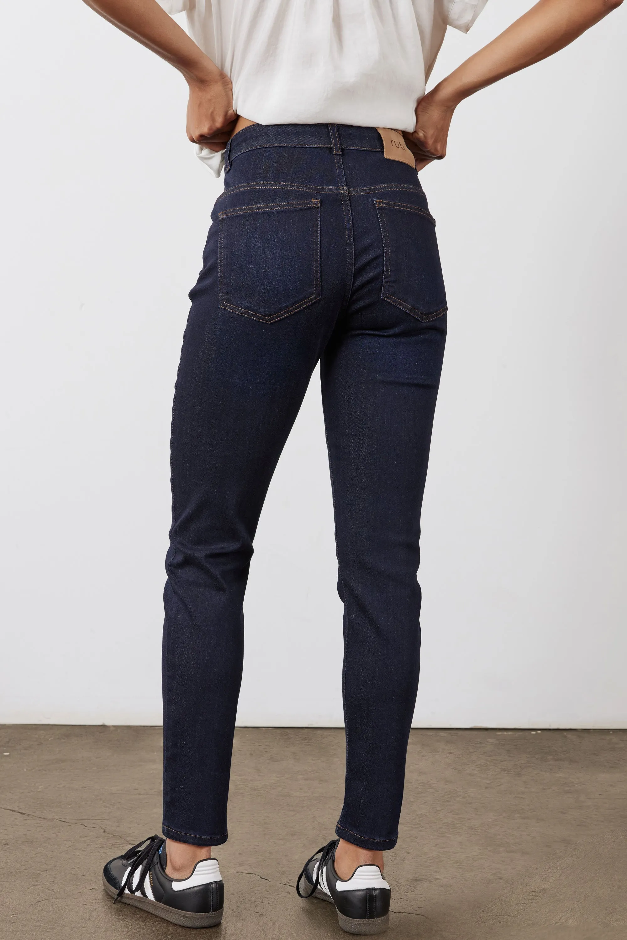 The Iconic Fitted Jeans 2.0 sold by Ruti product image thumbnail 2
