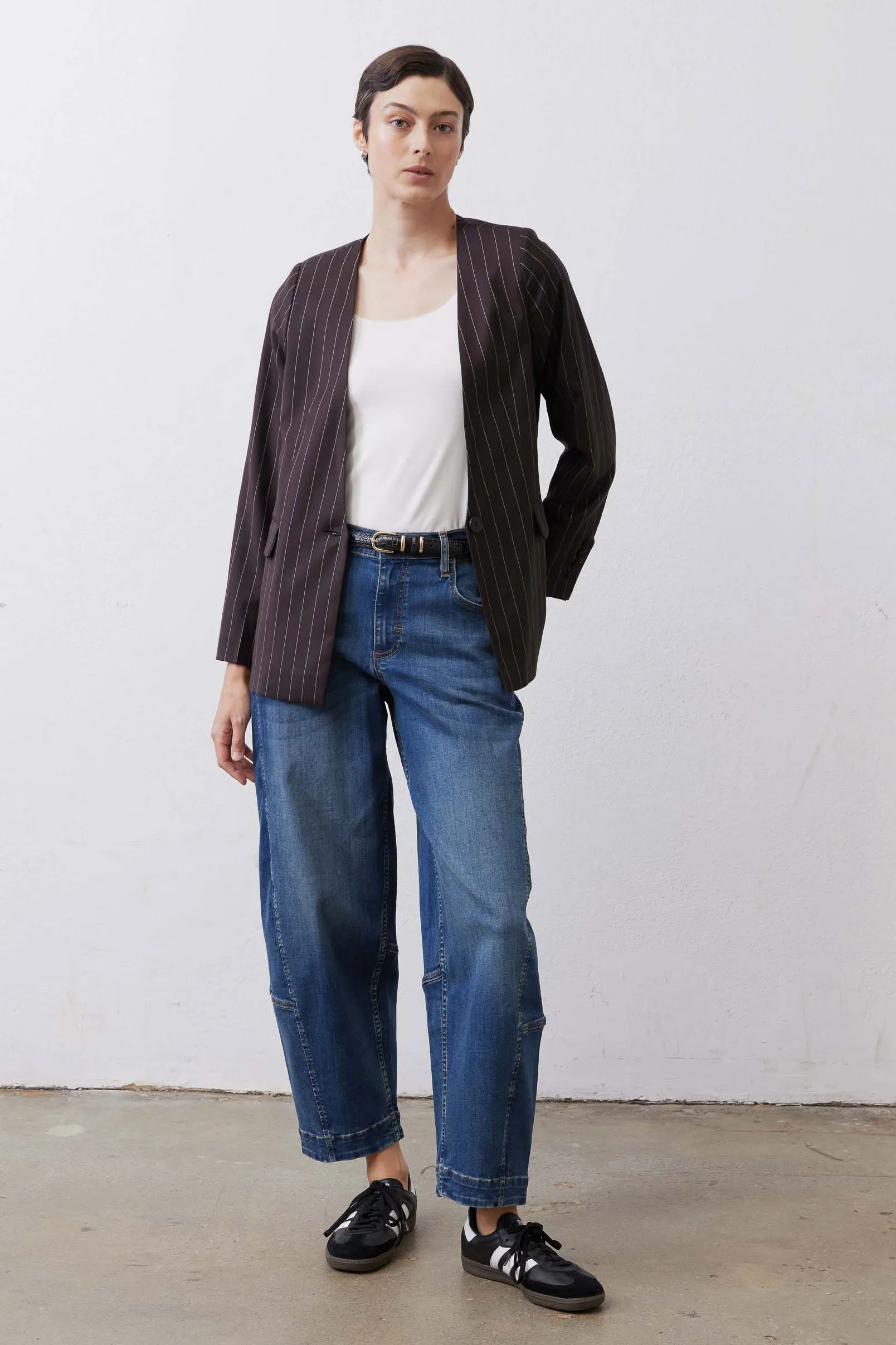 The Anywhere Blazer sold by Ruti product image thumbnail 4