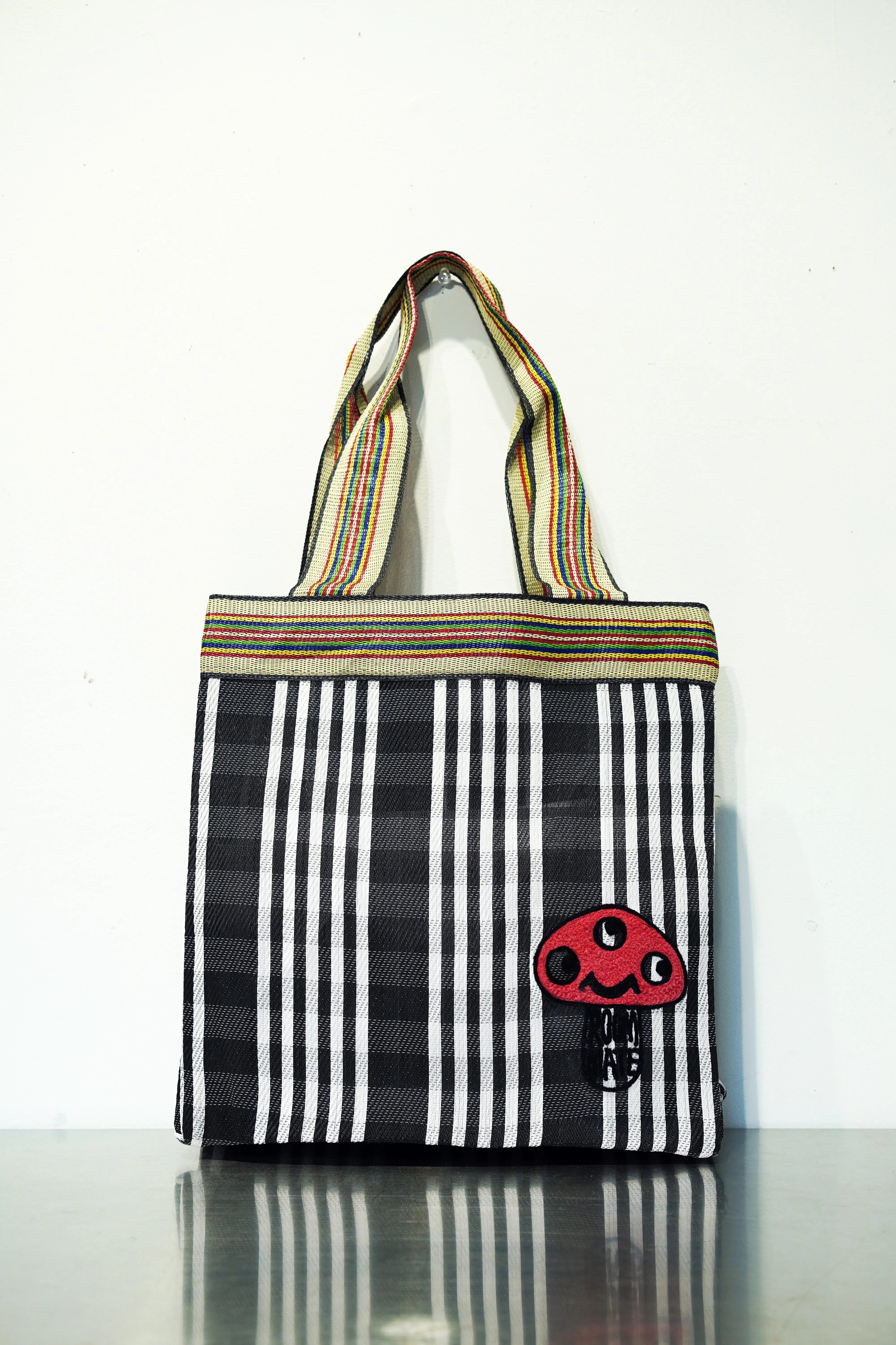 VIVAN Los Angeles HAND EMBROIDERY TOTE BAG 001 BLACK sold by SwTRAS product image thumbnail 2