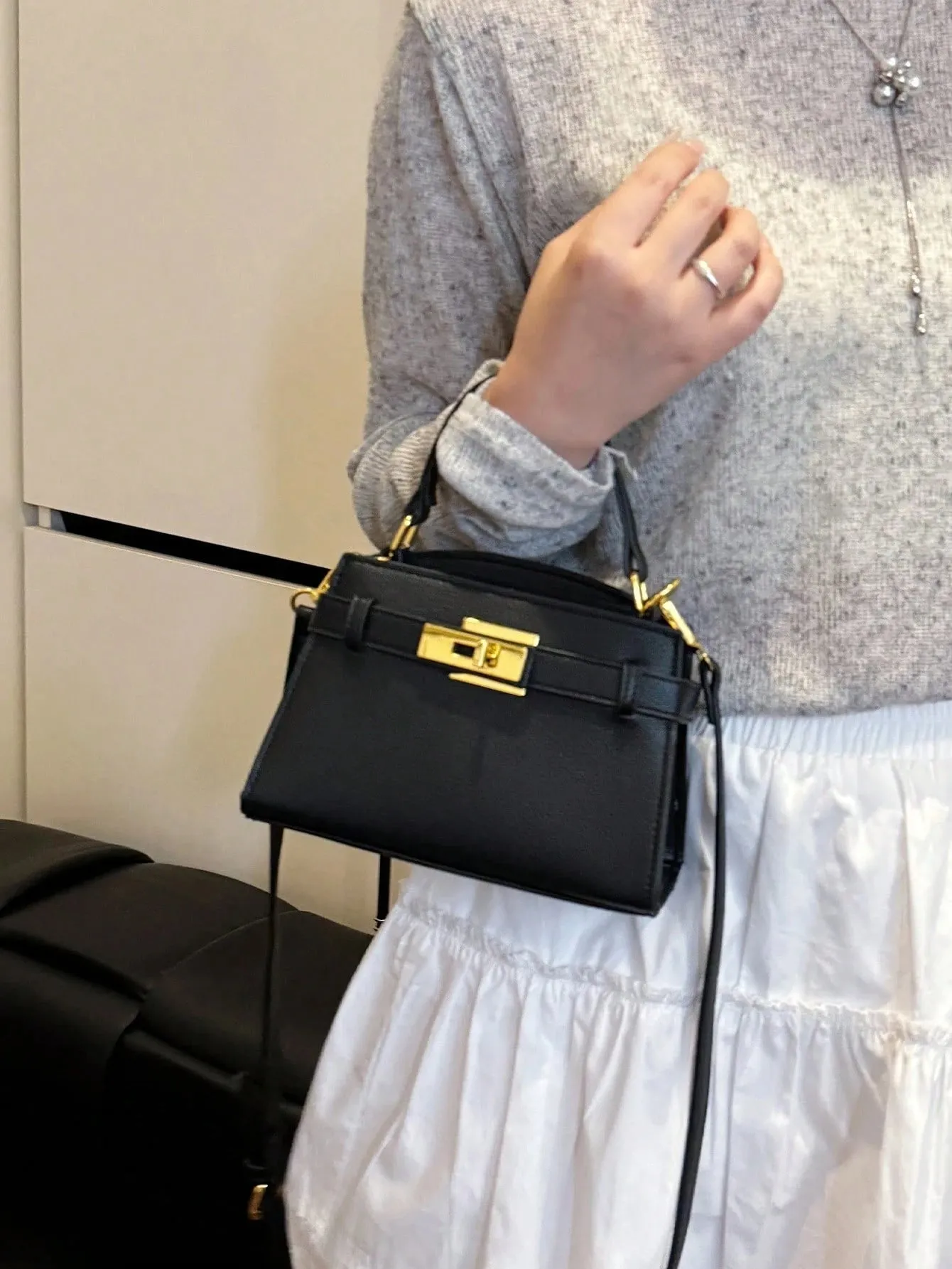 Fashionable High-End Litchi Grain Women's Handbag FD sold by Negative product image thumbnail 4