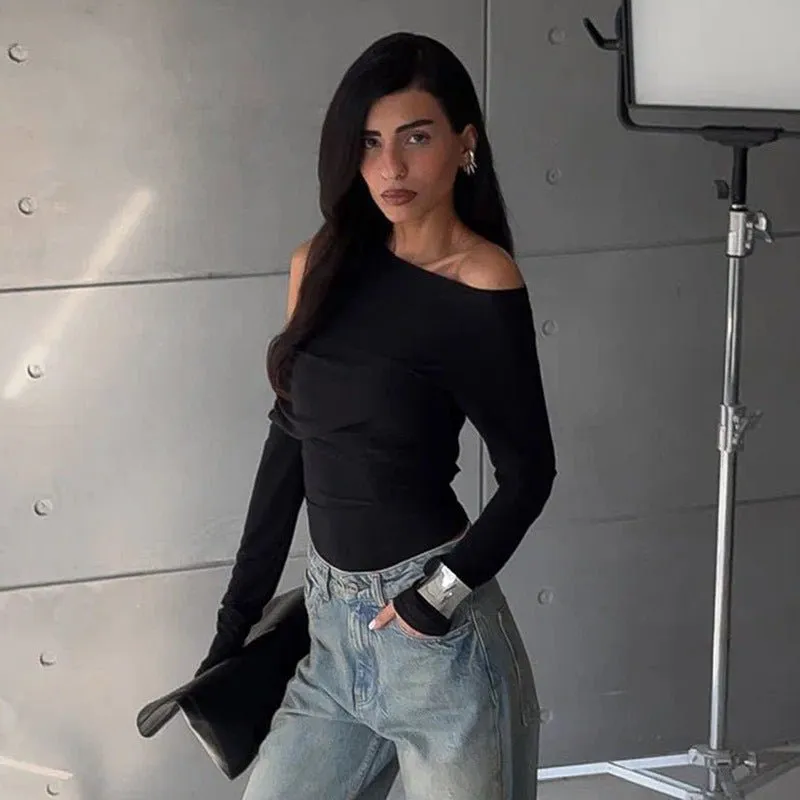 Irregular oblique shoulder pleated slim T-shirt top sold by Negative product image thumbnail 2