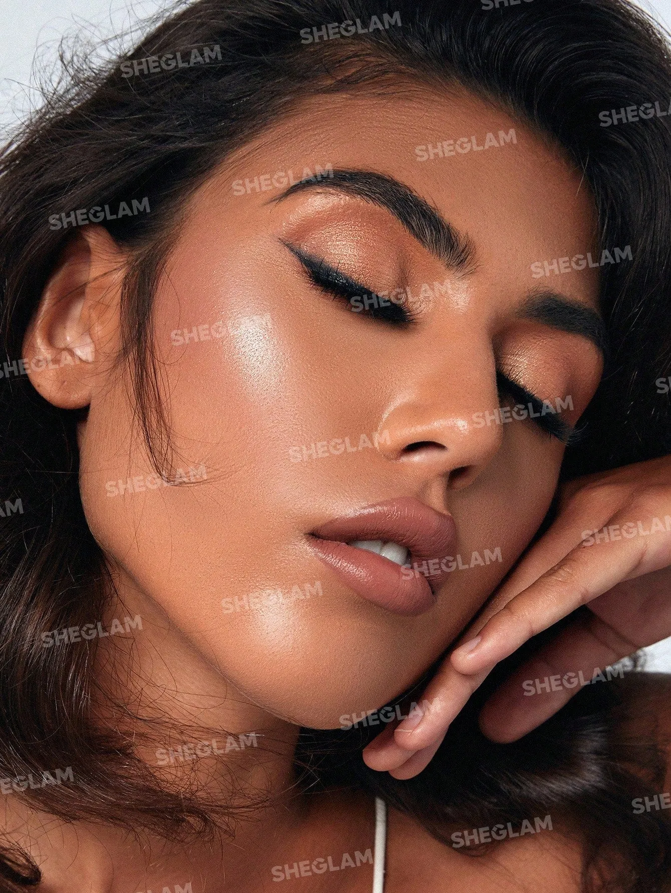 SHEGLAM Glam 101 Hybrid Highlighter & Blush Duo-Seville sold by Negative product image thumbnail 5