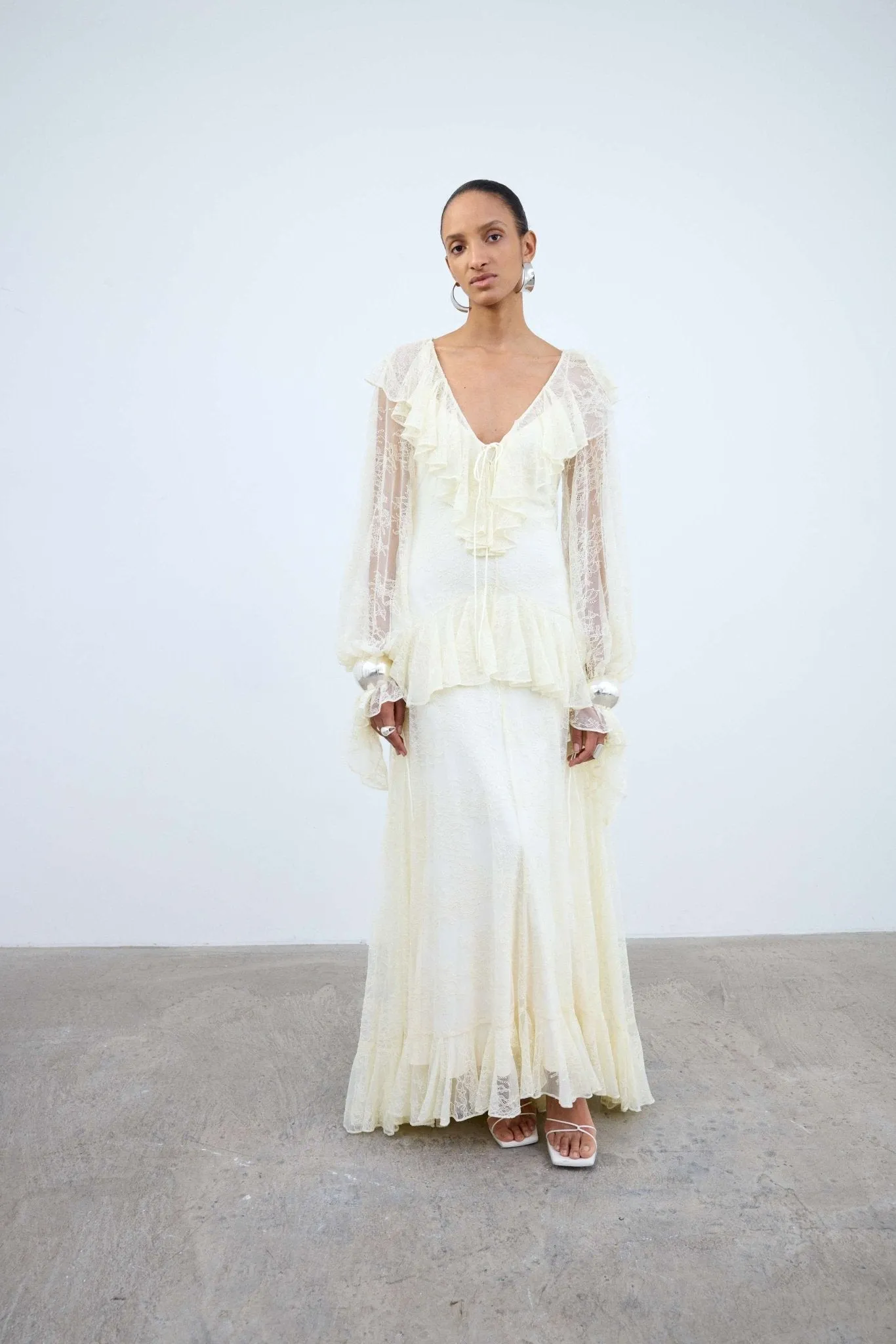 ESEN MAXI DRESS IN IVORY LACE sold by De La Vali product image thumbnail 4