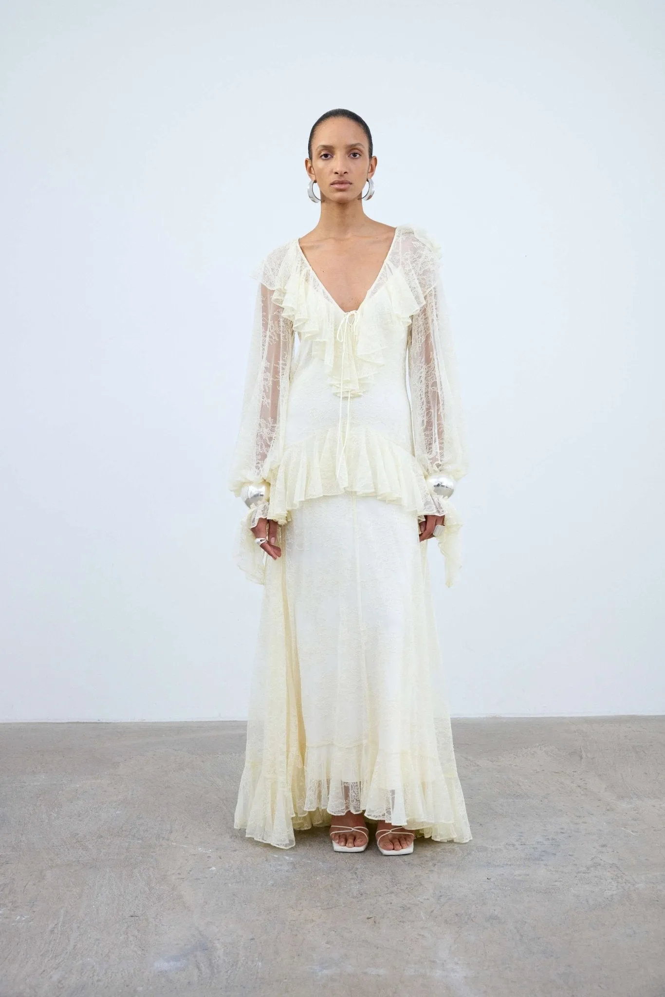 ESEN MAXI DRESS IN IVORY LACE sold by De La Vali product image thumbnail 3