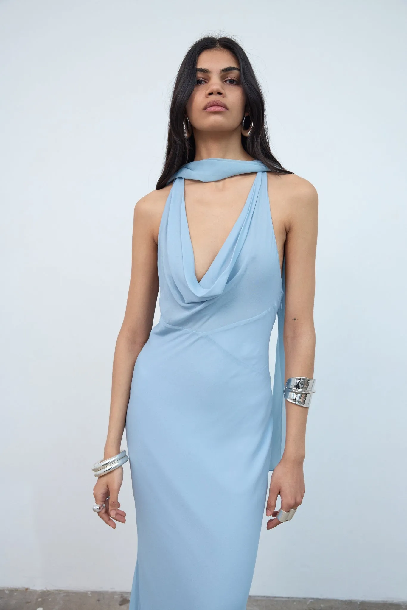 SASINI MAXI DRESS IN SKY BLUE VISCOSE GEORGETTE sold by De La Vali product image thumbnail 2