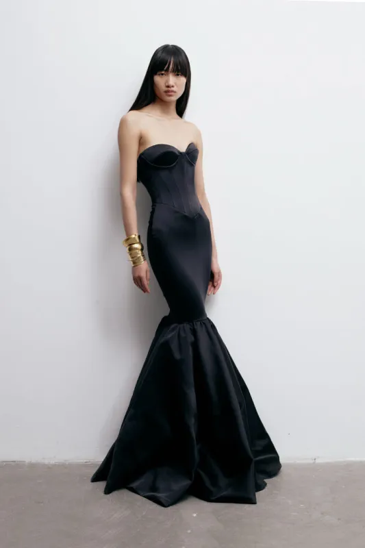 INARA IN OBSIDIAN BLACK made by The New Arrivals Ilkyaz Ozel