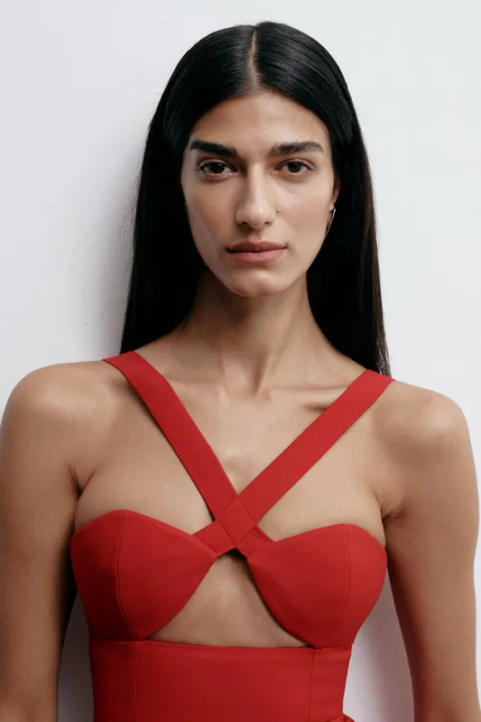 SEMIRAMIS IN PEDRO RED made by The New Arrivals Ilkyaz Ozel