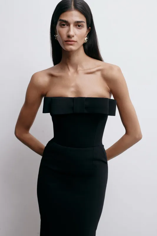 SISU IN CHEZ CASTEL sold by The New Arrivals Ilkyaz Ozel