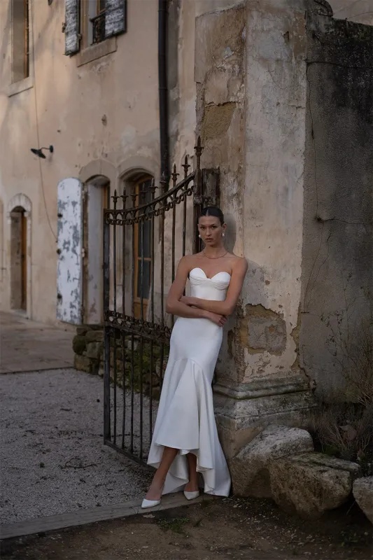 ALIÉNOR IN TEMPLE WHITE sold by The New Arrivals Ilkyaz Ozel