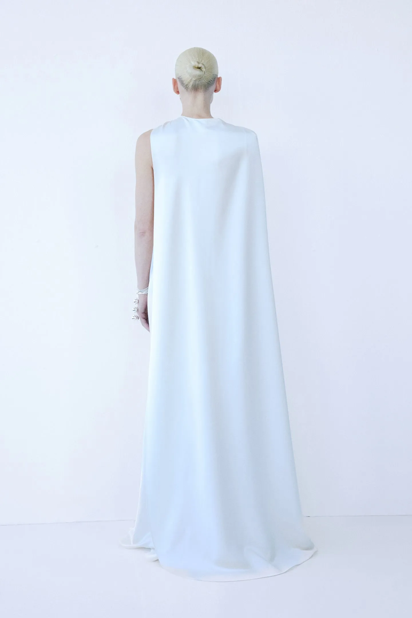 CLAUDIE IN CREMA sold by The New Arrivals Ilkyaz Ozel product image thumbnail 2