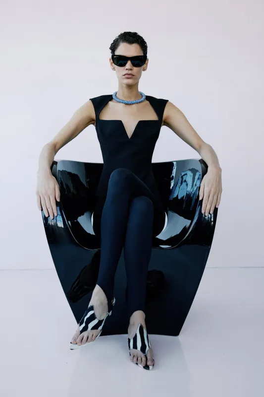 ISABEAU TOP IN CHEZ CASTEL made by The New Arrivals Ilkyaz Ozel