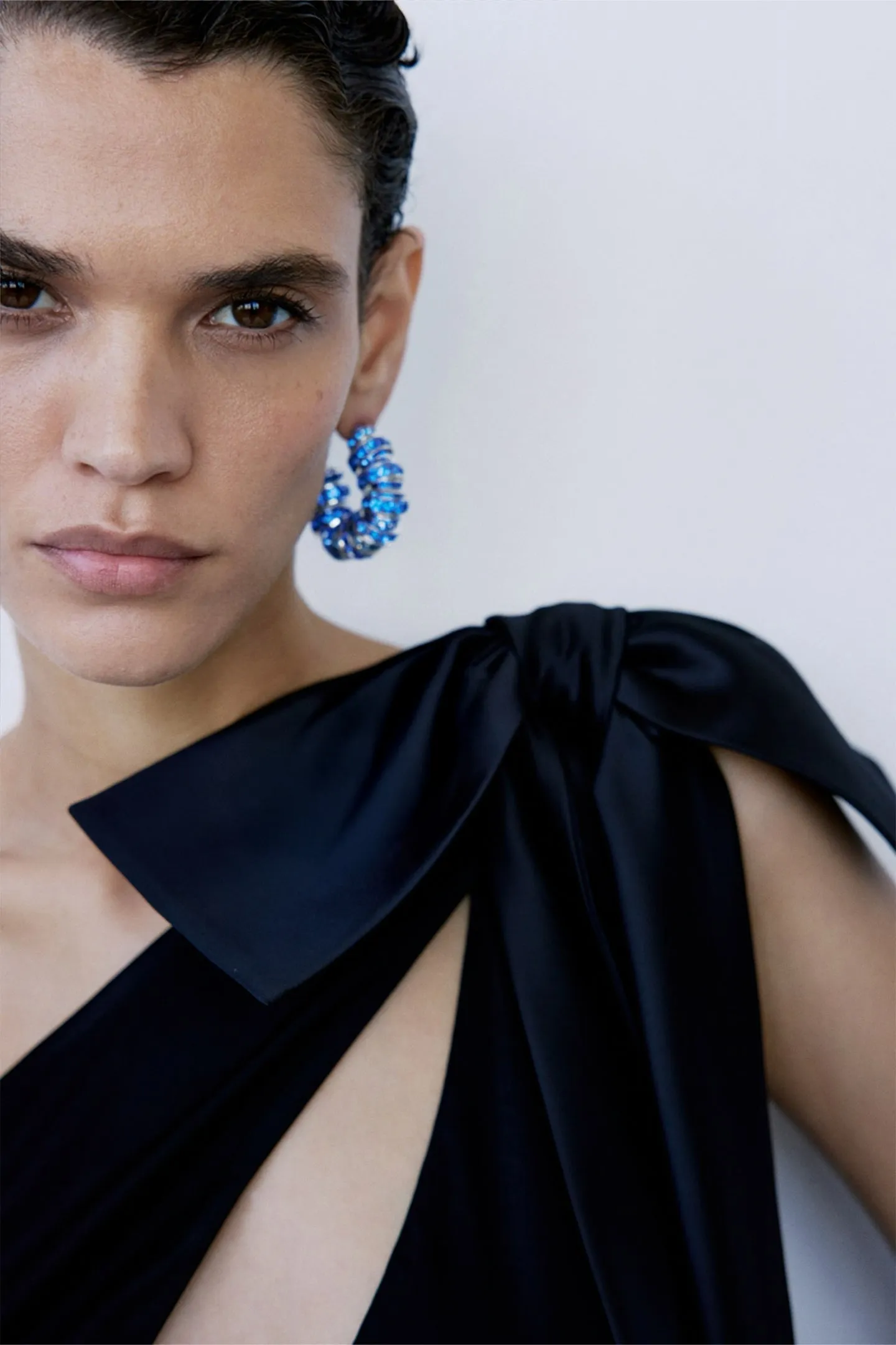 VIVI DRESS IN BLACK MAGIC sold by The New Arrivals Ilkyaz Ozel product image thumbnail 2