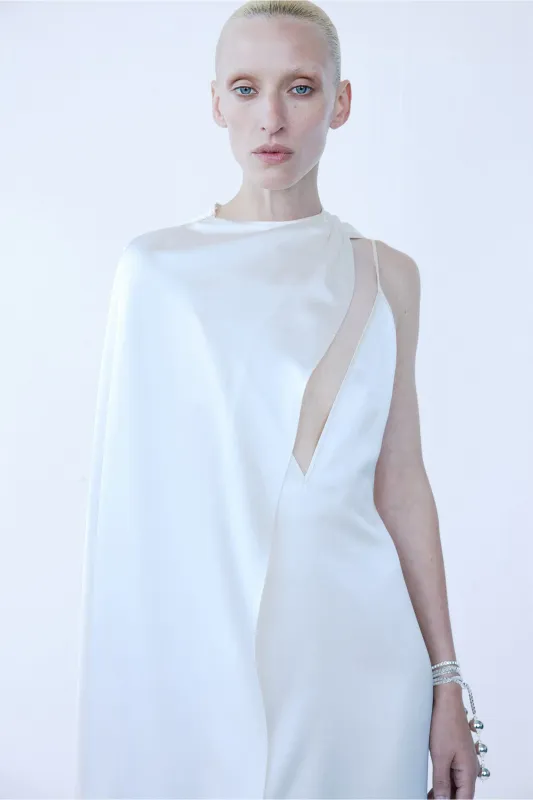 CLAUDIE CAPE IN CREMA made by The New Arrivals Ilkyaz Ozel