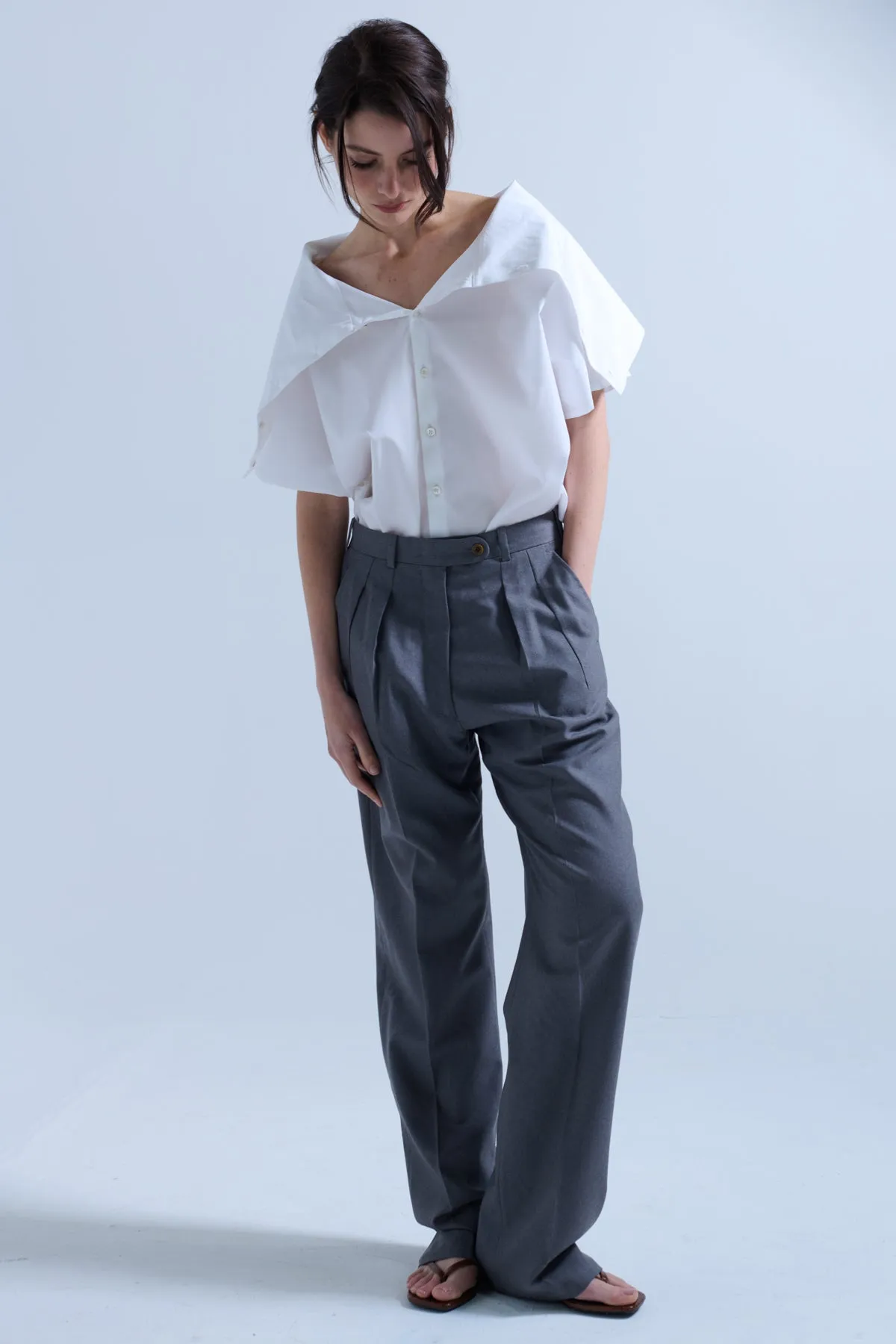 MONI SLEEVELESS FUNNELNECK REVERSIBLE SHIRT sold by Chava Studio product image thumbnail 2