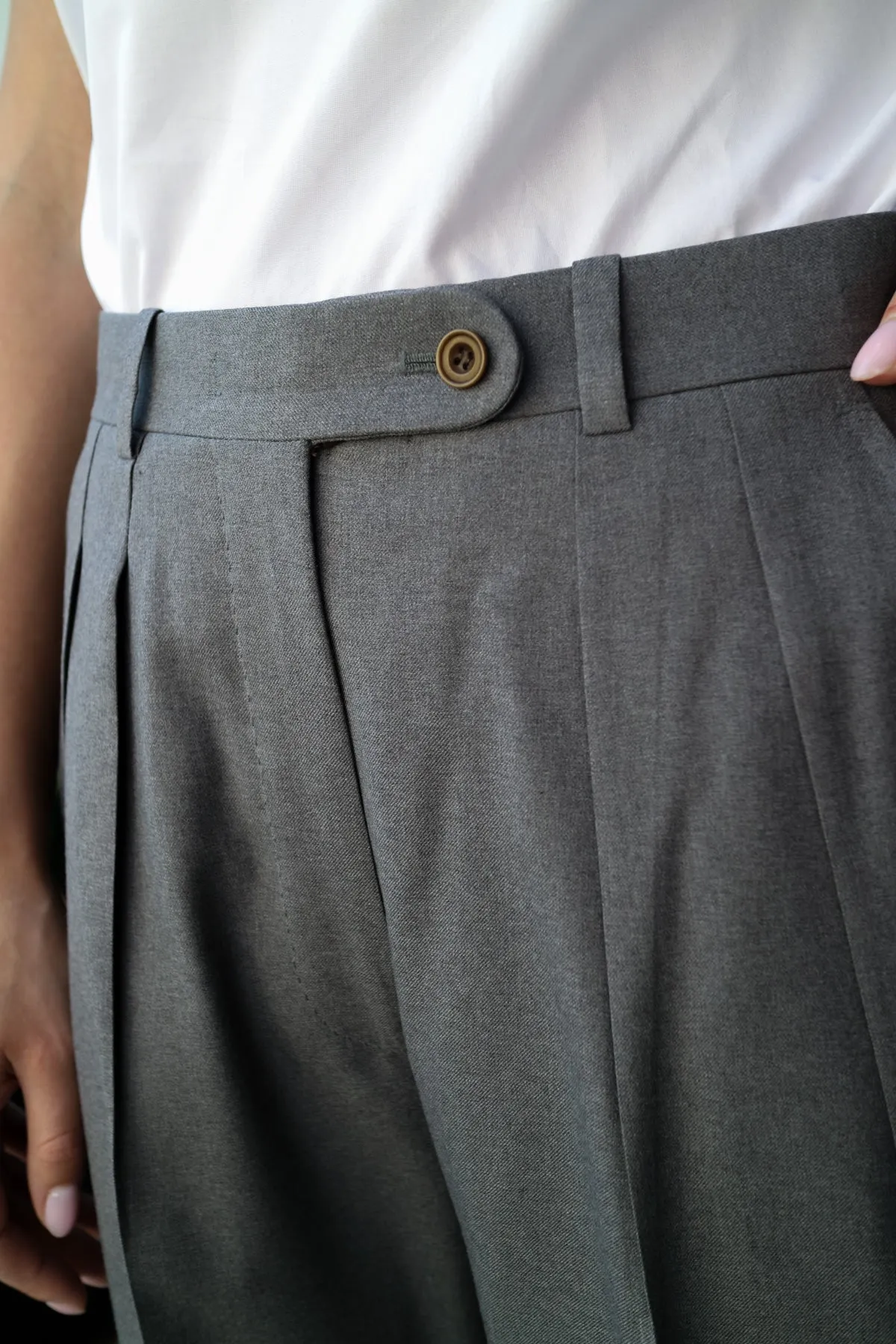 WOOL PLEATED GARÇON PANT IN GRAY sold by Chava Studio product image thumbnail 5