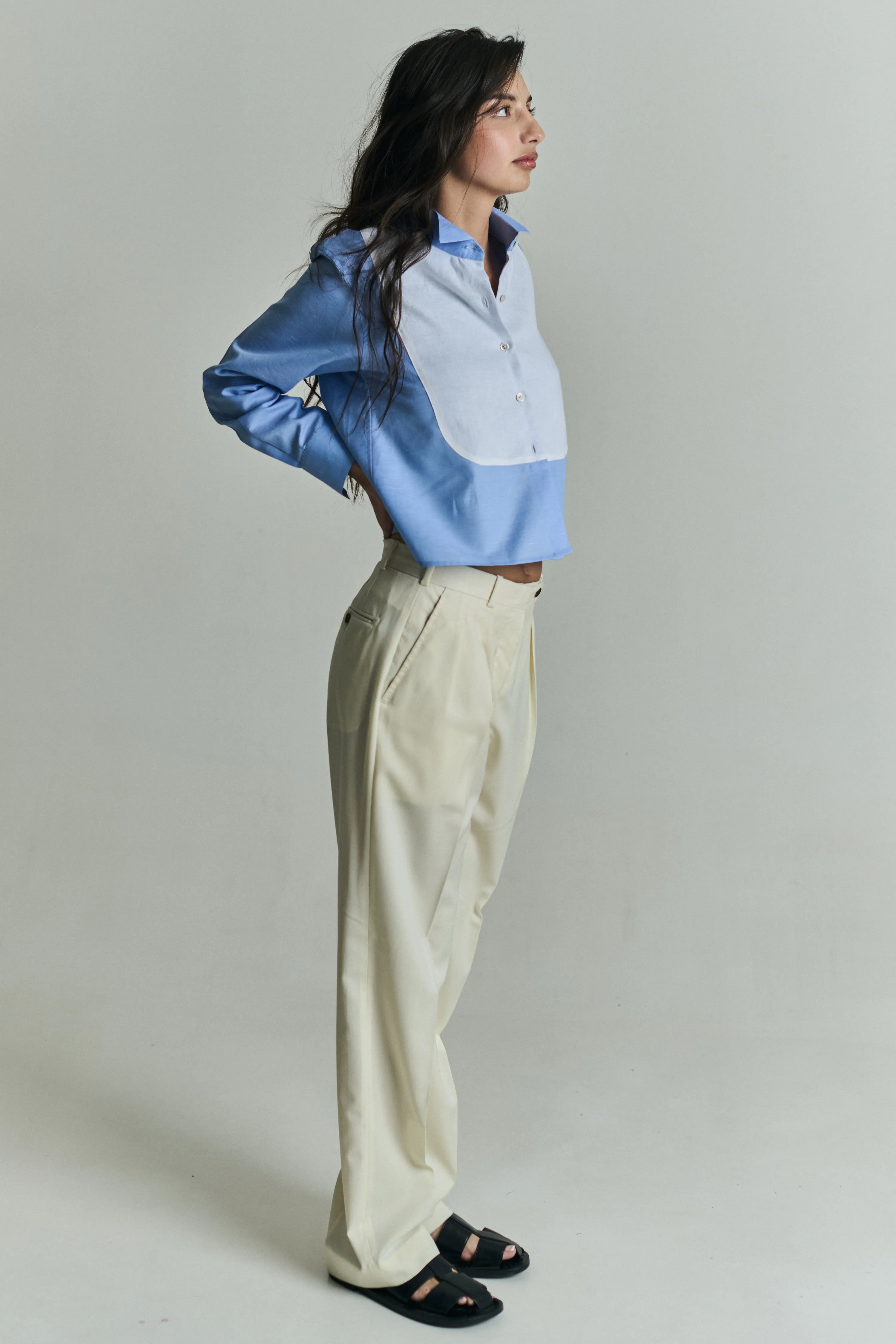 CROPPED TUXEDO SHIRT IN BLUE LINEN sold by Chava Studio product image thumbnail 4