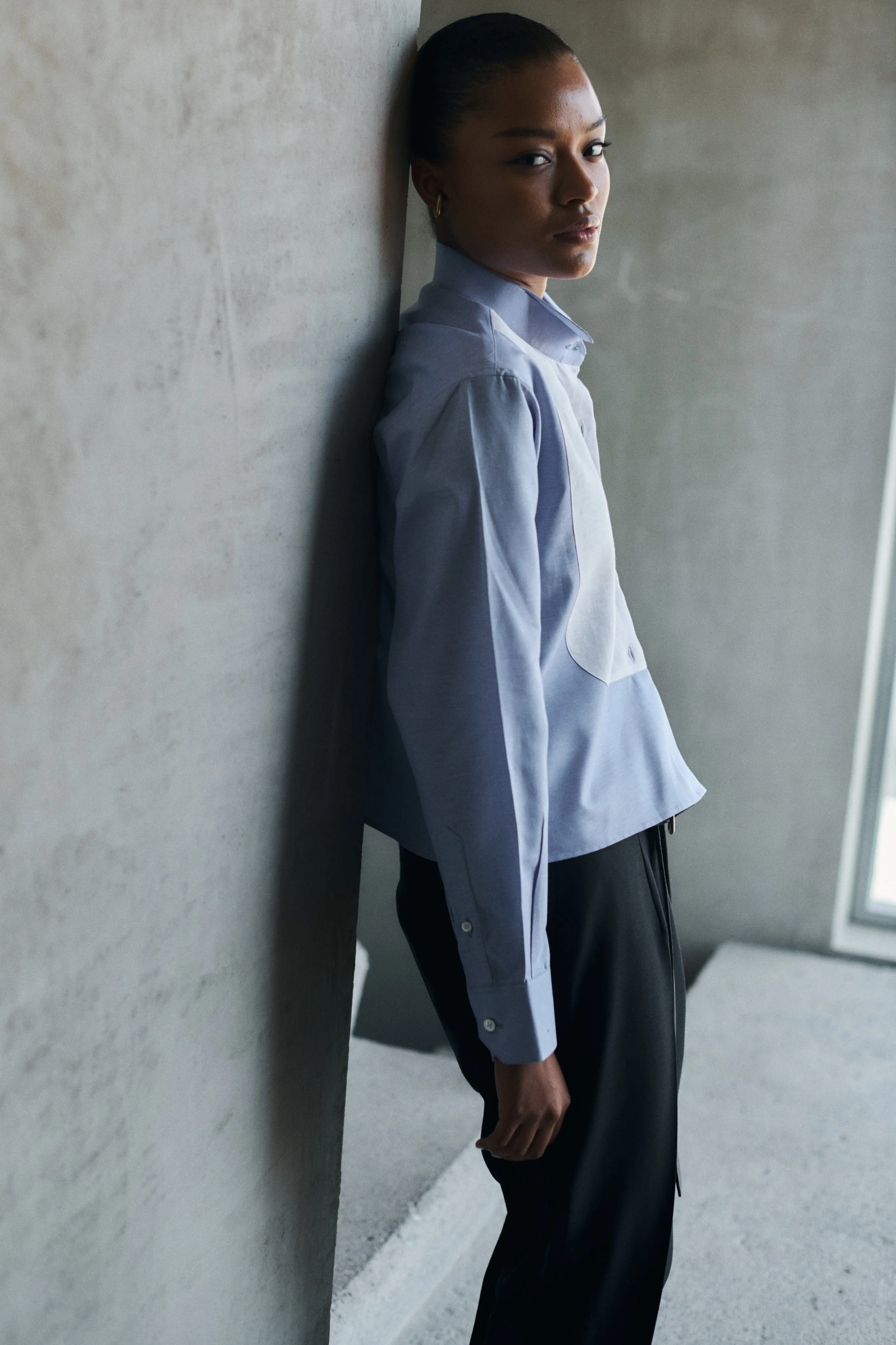 CROPPED TUXEDO SHIRT IN BLUE LINEN sold by Chava Studio
