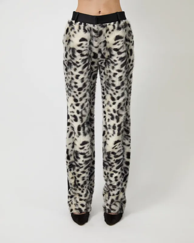 The Barberini pants in faux leopard made by Aknvas
