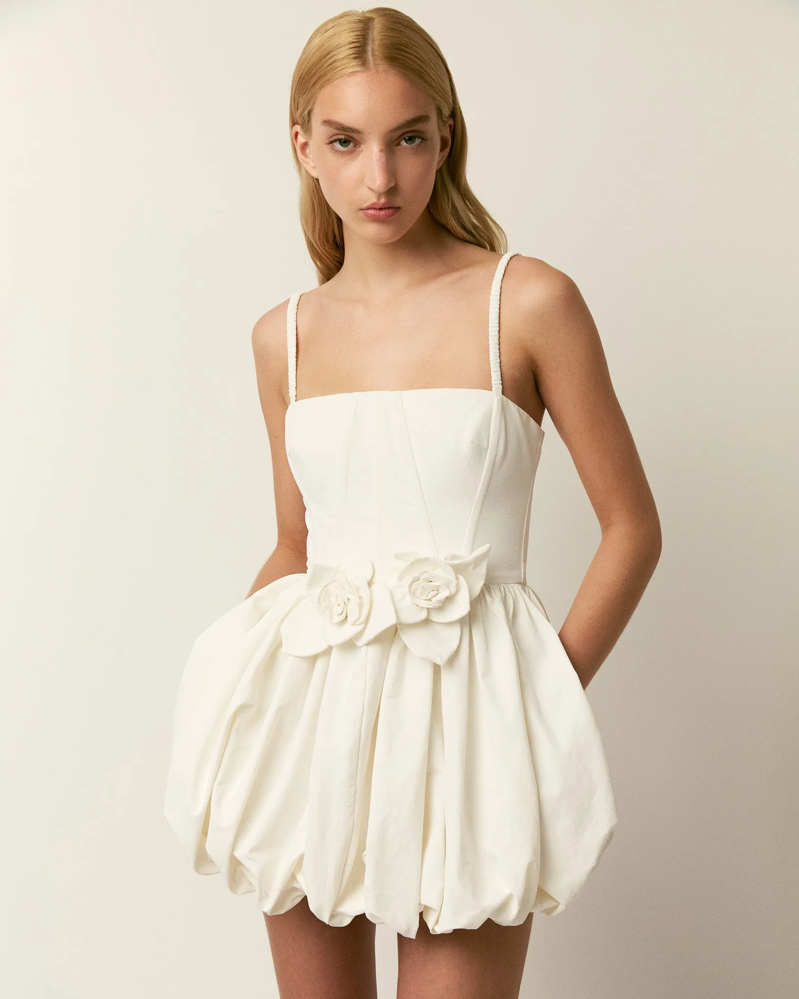 The Anais dress in white sold by Aknvas product image thumbnail 2