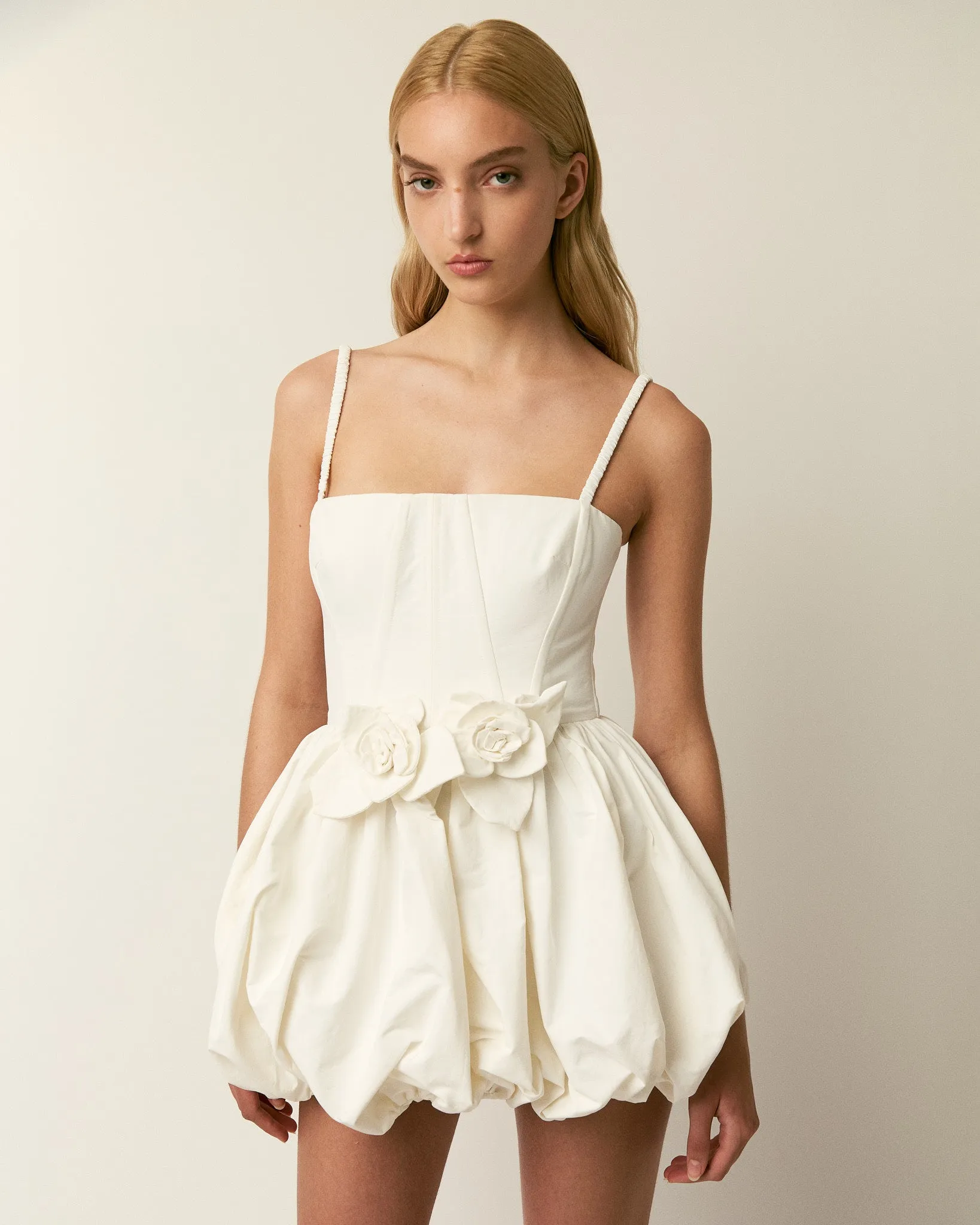 The Anais dress in white sold by Aknvas product image thumbnail 5