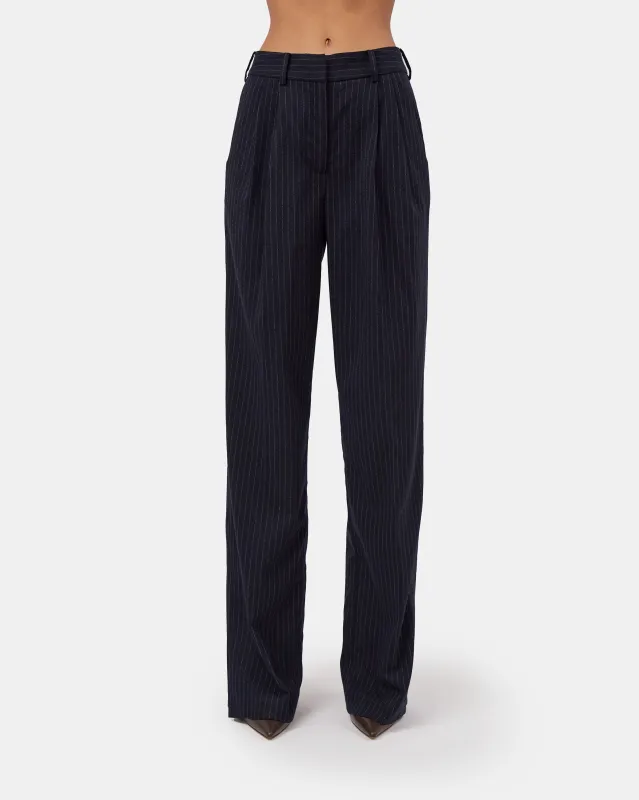 The Petronella pants made by Aknvas