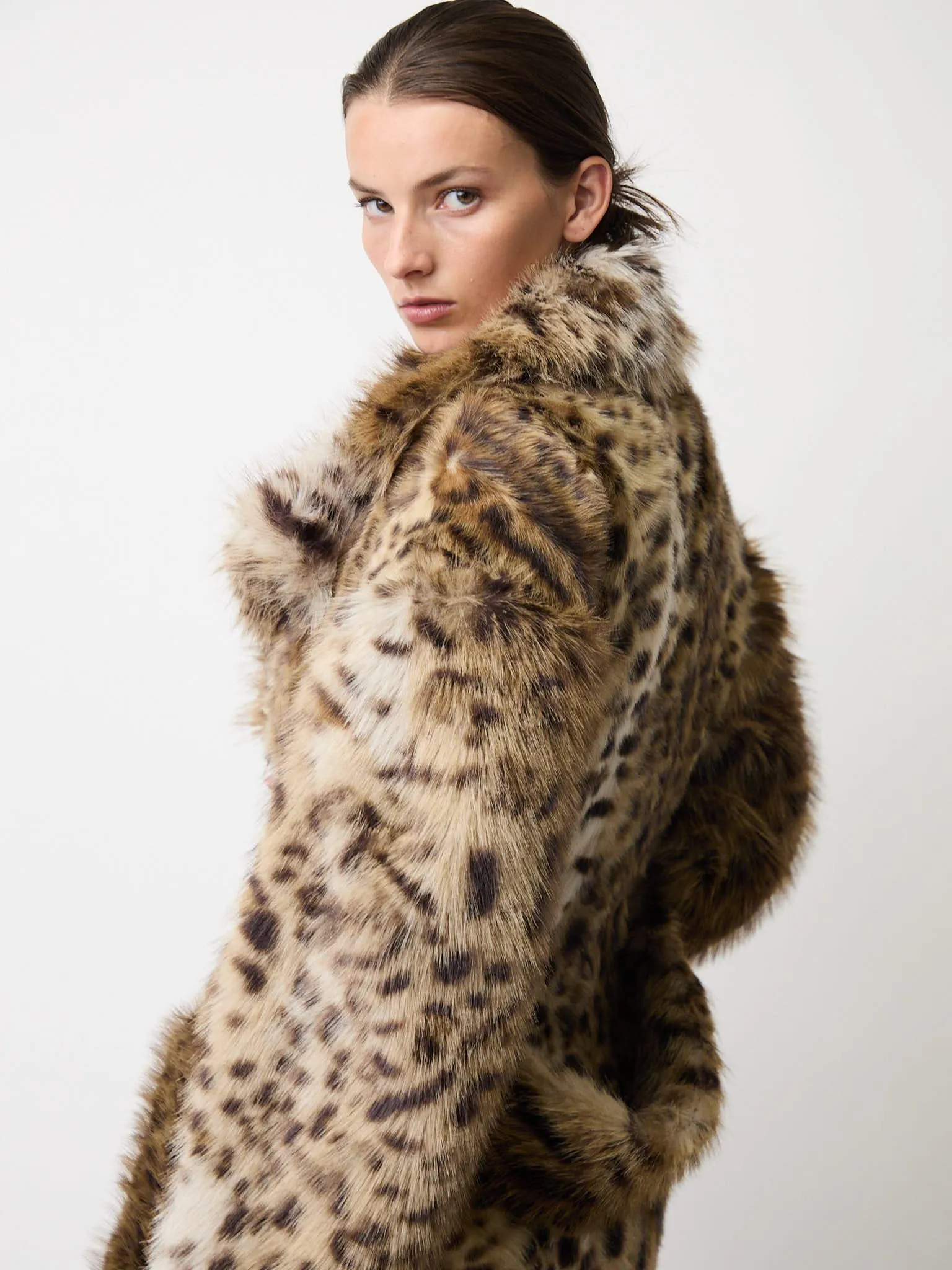 The Kassel coat in faux lynx sold by Aknvas product image thumbnail 4