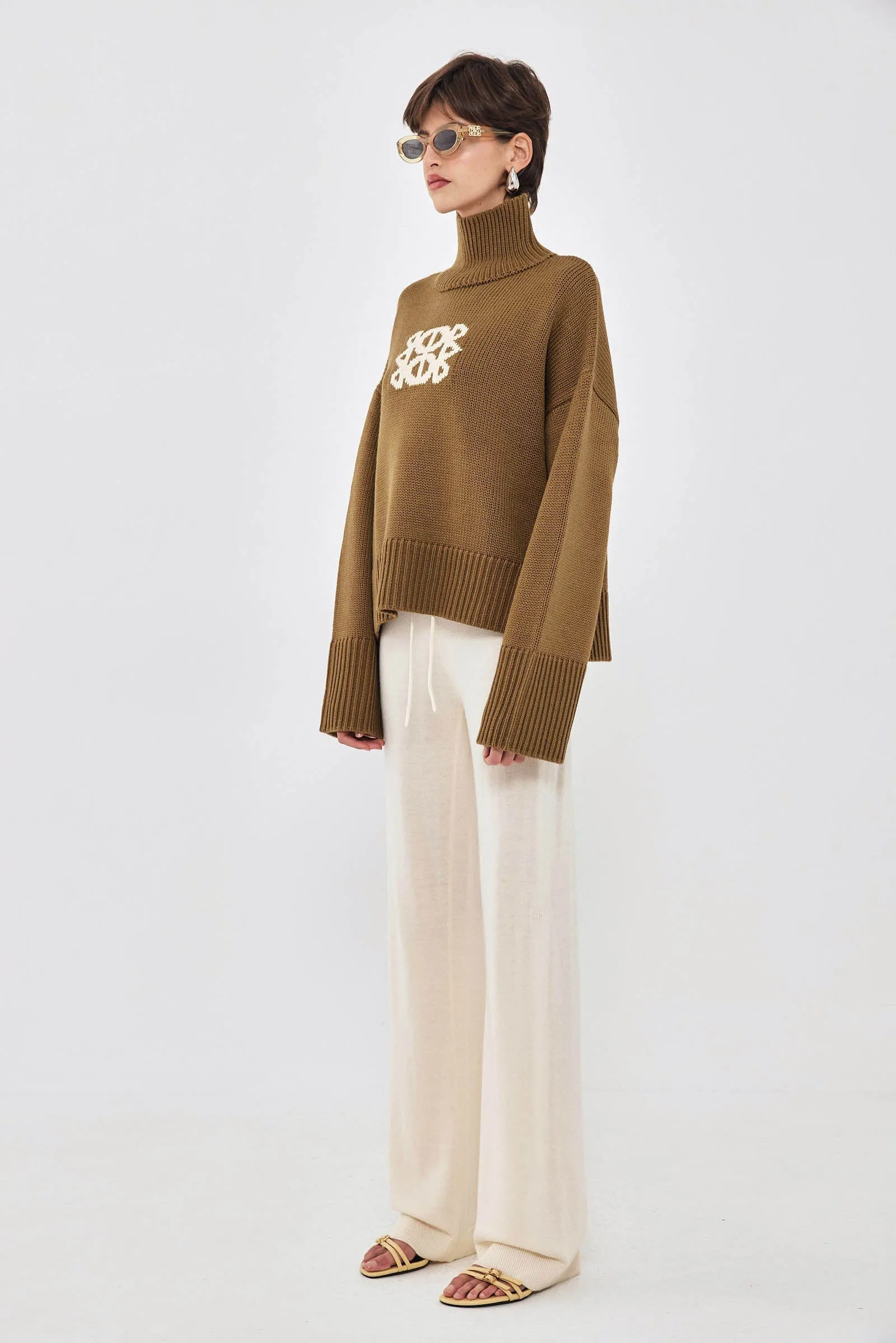 Light Knitted Pants sold by Dé Rococo product image thumbnail 4