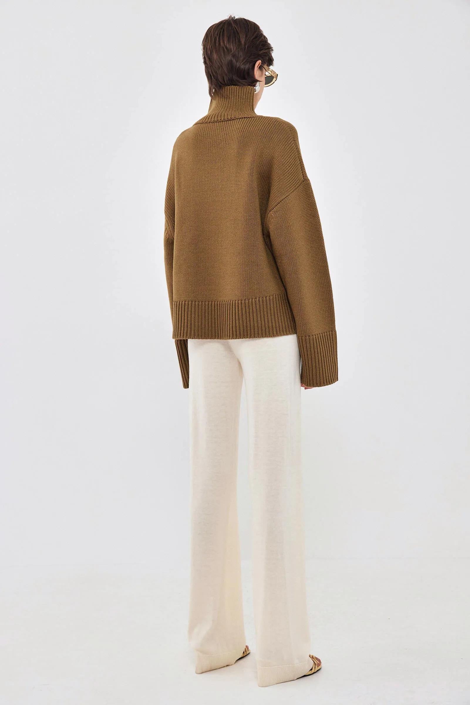 Light Knitted Pants sold by Dé Rococo product image thumbnail 5