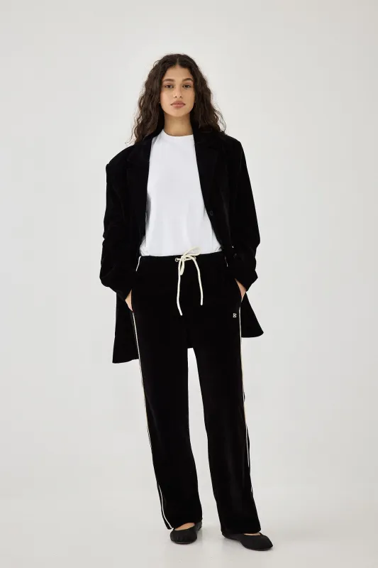 Velvet Jogger made by Dé Rococo