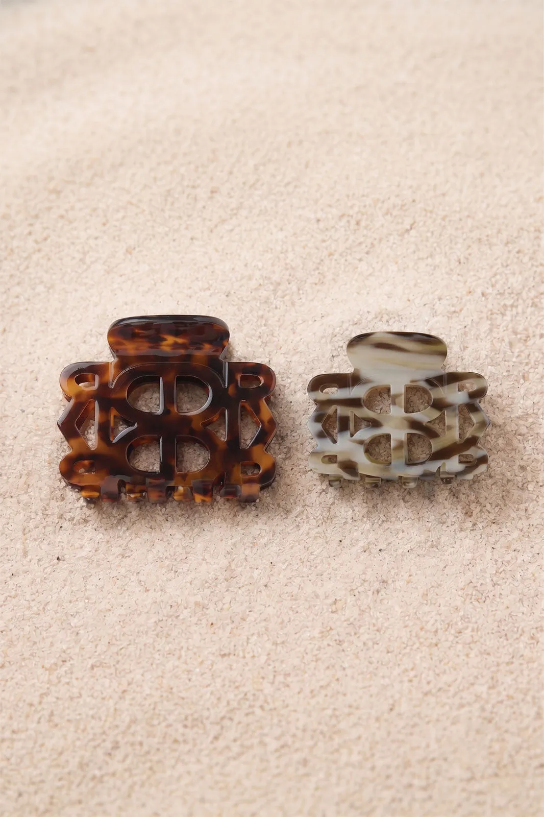 2 Pieces Claw Clip Set sold by Dé Rococo product image thumbnail 4