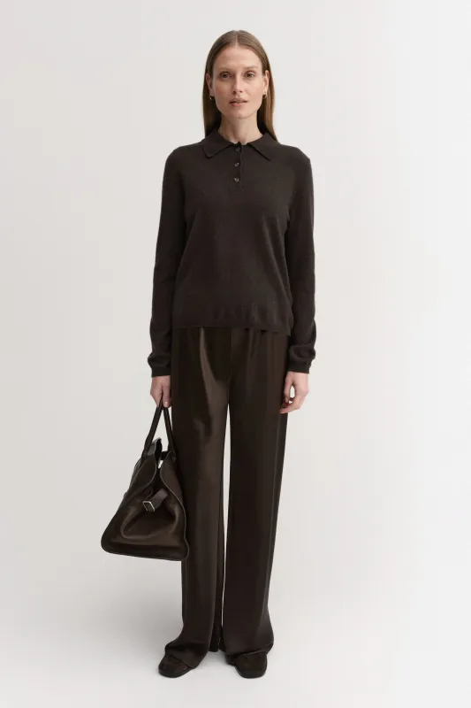 Minou Collar Sweater, chocolate made by Almada Label