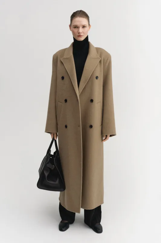Deja Doublé Coat, tan made by Almada Label