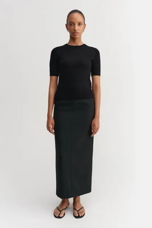 Paloma T-shirt, black made by Almada Label