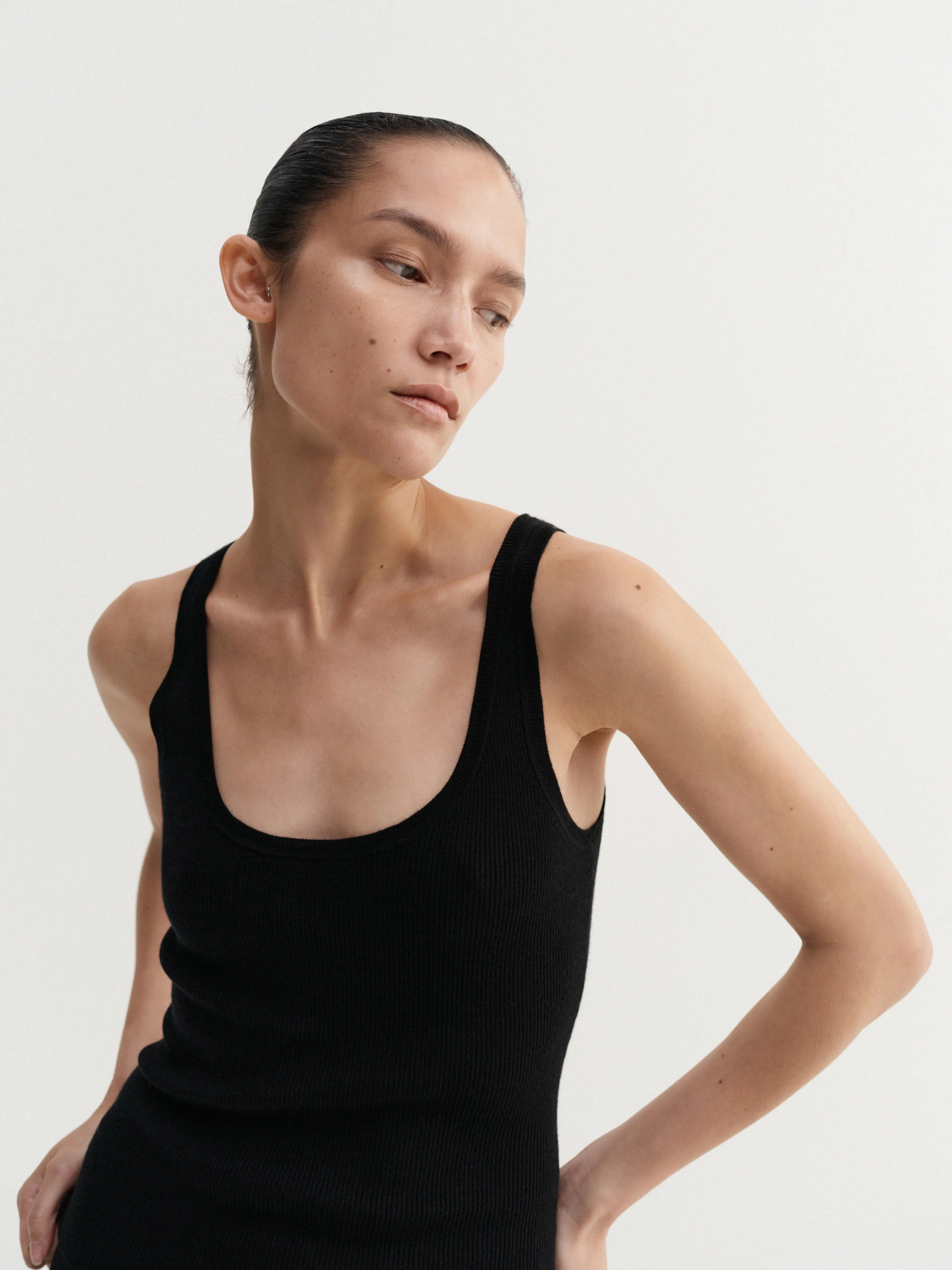 Indy Rib Top, black sold by Almada Label product image thumbnail 4
